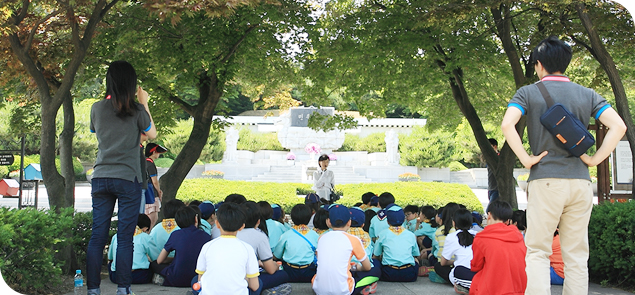 물결처럼 휘어진 심검당(尋劍堂) 기둥 / 대웅전